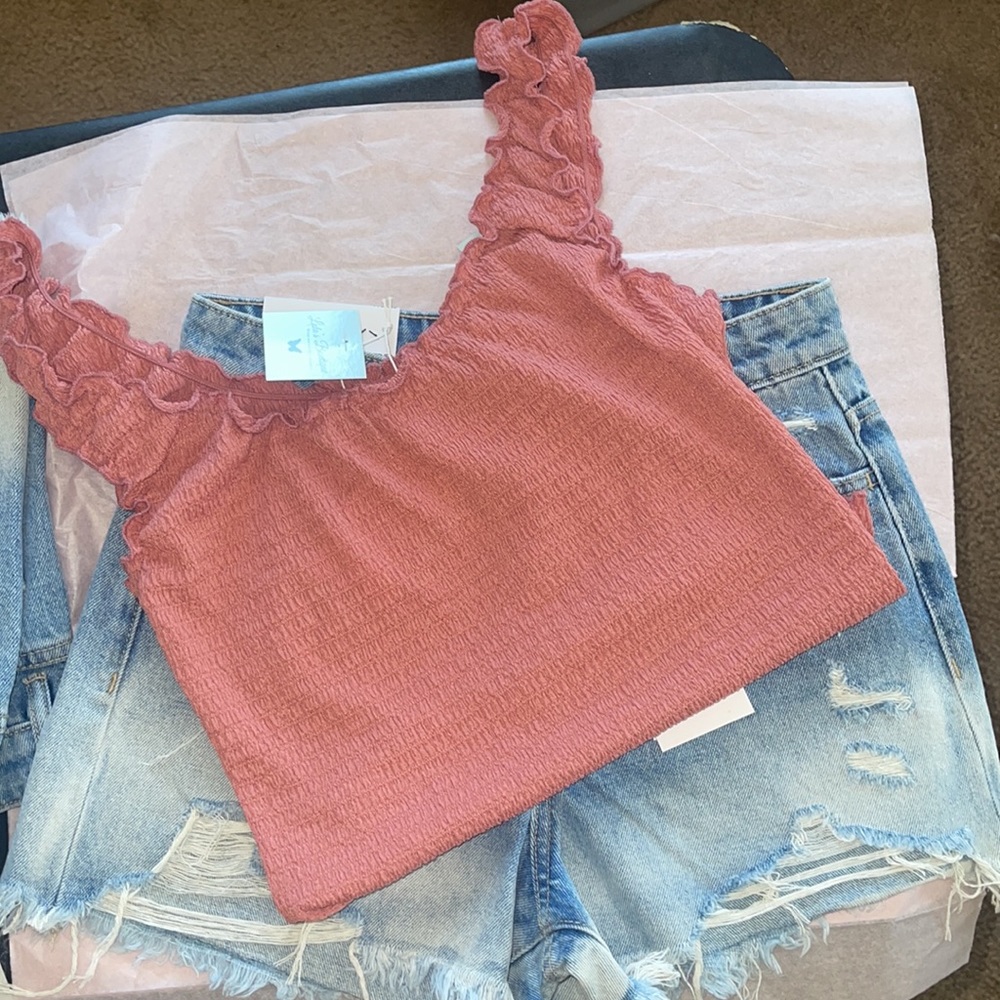 Mauve tank/off the shoulder
